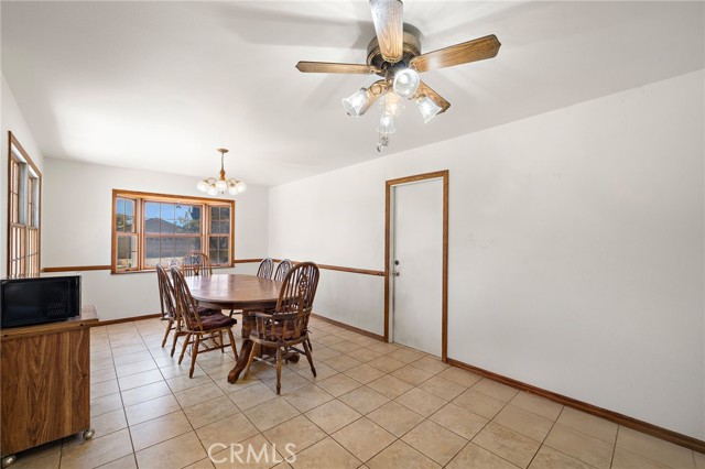 2217 E Parkside Avenue, Orange CA: https://media.crmls.org/medias/332b30e9-0391-4580-91b5-793207b23331.jpg