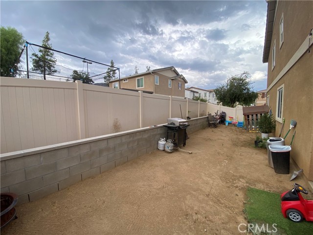 10299 Kite Court, Moreno Valley CA: https://media.crmls.org/medias/332b36ed-1df0-4bc3-8773-8b836fd0d31a.jpg