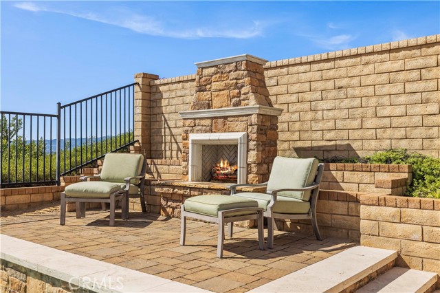 28838 Coal Mountain Court, Valencia CA: https://media.crmls.org/medias/332bb274-ee23-420e-a299-a302a4c23d58.jpg