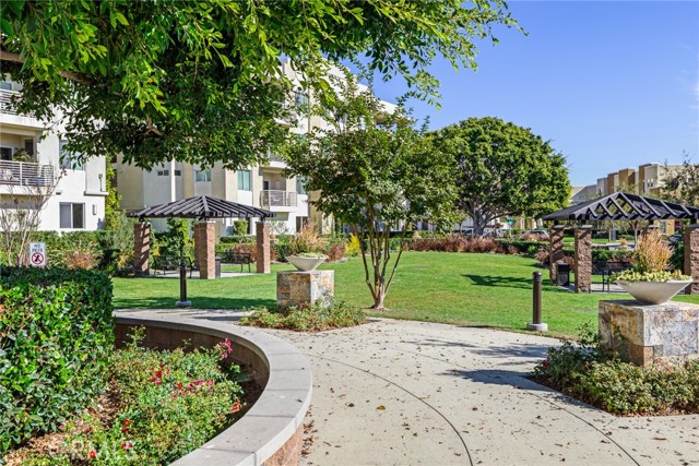 13123 Park Place, Hawthorne CA: https://media.crmls.org/medias/332bc882-167c-468d-b755-79186b6a9af9.jpg