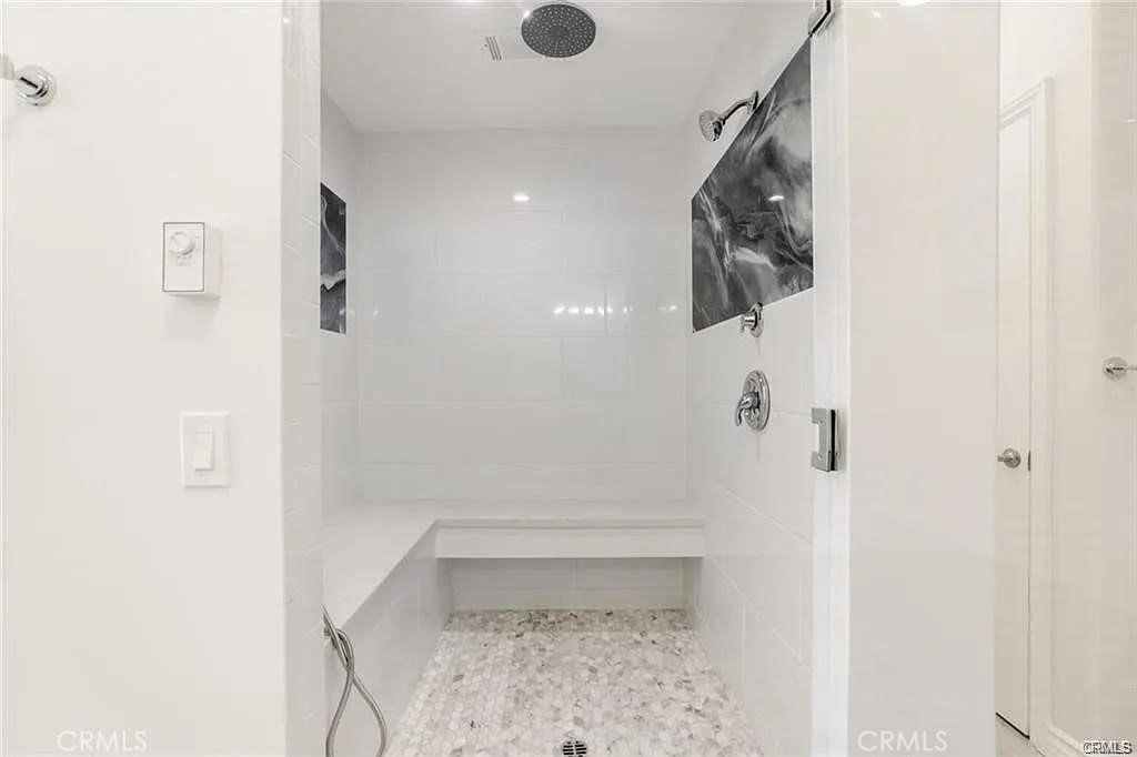https://media.crmls.org/medias/332c7904-a613-49ec-9283-9c44554c5c55.jpg?preset=X-Large