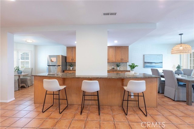 481 Kakkis Drive, Long Beach CA: https://media.crmls.org/medias/332caecb-2d13-42dd-a9d8-a0b53352c7ce.jpg