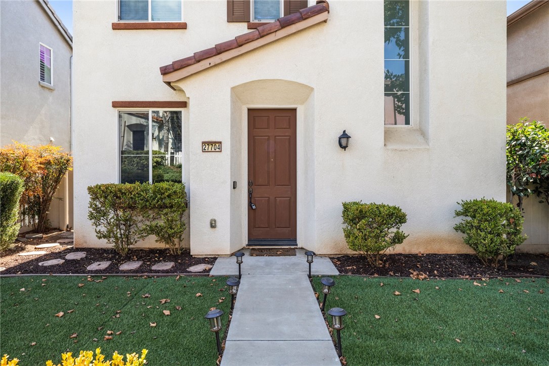 Detail Gallery Image 10 of 54 For 27704 Passion Flower Ct, Murrieta,  CA 92562 - 3 Beds | 2/1 Baths