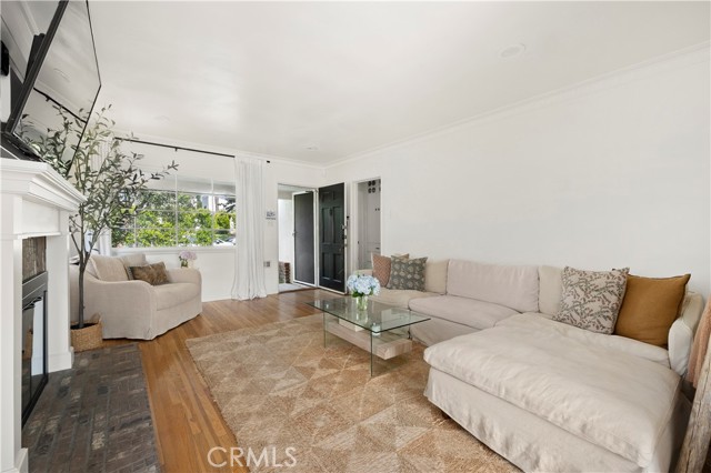 Detail Gallery Image 2 of 11 For 8004 Holy Cross Pl, Los Angeles,  CA 90045 - 2 Beds | 2 Baths