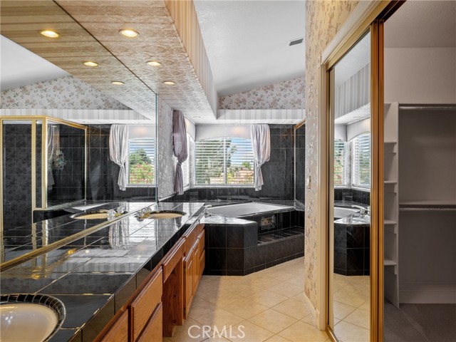 12665 Spring Valley, Victorville CA: https://media.crmls.org/medias/332f4fa9-22fb-473d-ab3f-a8c5b875bb72.jpg