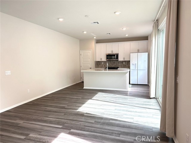 Detail Gallery Image 2 of 21 For 28221 Ashtree St, Temecula,  CA 92591 - 3 Beds | 2/1 Baths