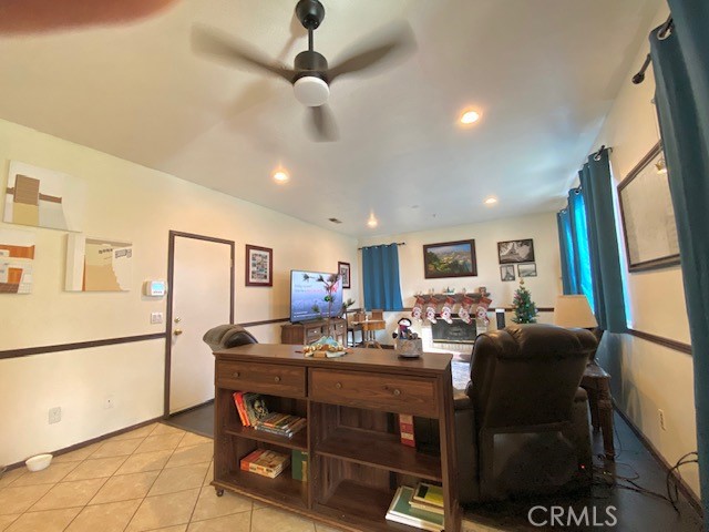 Detail Gallery Image 34 of 40 For 16883 Hazeltine Ct, Fontana,  CA 92336 - 4 Beds | 2/1 Baths