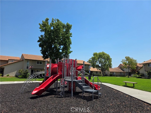 10626 Braeswood Way, Stanton CA: https://media.crmls.org/medias/33302b07-ad5d-4b2f-bdaf-3b7129e60968.jpg
