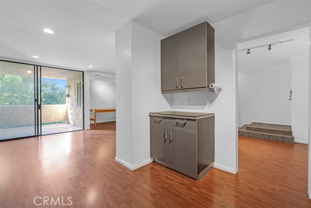 65 N Allen Avenue, Pasadena CA: https://media.crmls.org/medias/33302d1d-ec78-4472-a66b-14e6603d00eb.jpg
