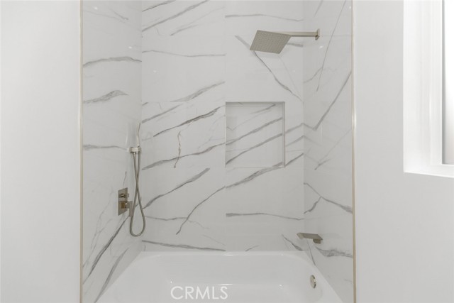 15009 Wyandotte Street, Van Nuys CA: https://media.crmls.org/medias/33305299-750a-43e3-adcf-e53935ff7c66.jpg