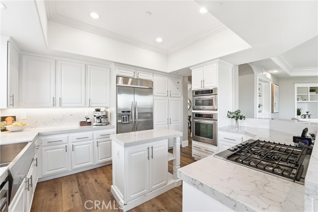 Detail Gallery Image 16 of 47 For 5489 E Suncrest Rd, Anaheim Hills,  CA 92807 - 4 Beds | 4/1 Baths