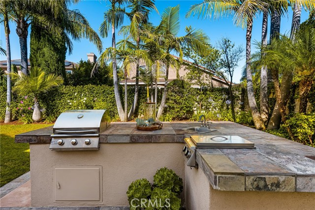 19692 Dorado Drive, Lake Forest CA: https://media.crmls.org/medias/33310f2f-396a-49f0-a371-432ba479c333.jpg