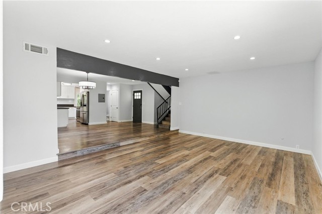5439 S La Cienega Boulevard, Ladera Heights CA: https://media.crmls.org/medias/3331cb94-8a7c-494d-8a79-df2ceac23852.jpg