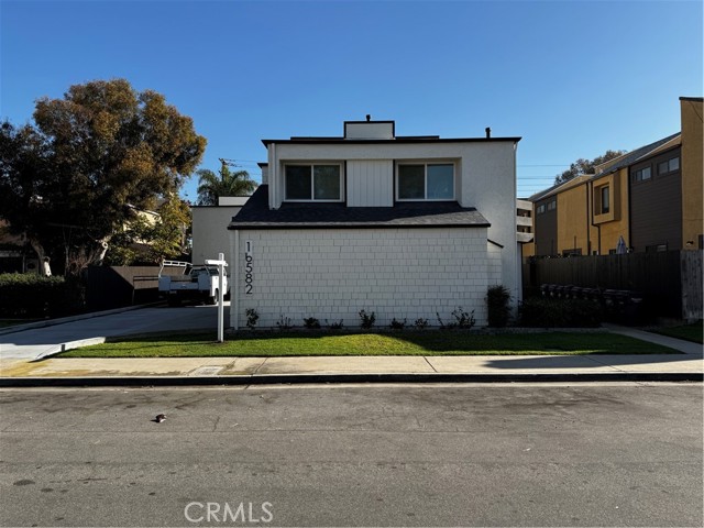 Detail Gallery Image 1 of 19 For 16582 Jib Cir #2,  Huntington Beach,  CA 92649 - 2 Beds | 2/1 Baths