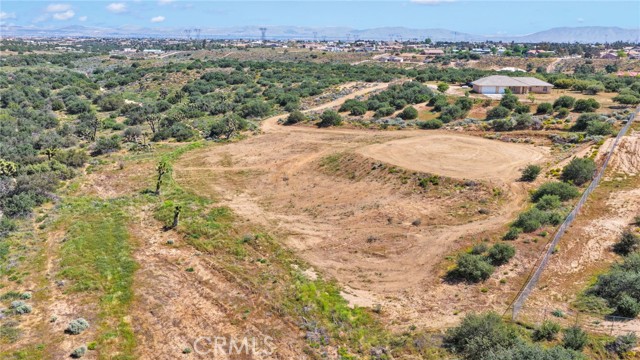 Detail Gallery Image 5 of 12 For 11129 Prairie, Oak Hills,  CA 92344 - – Beds | – Baths