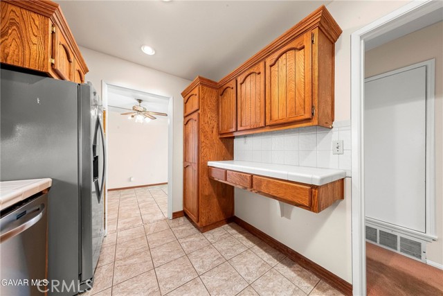 Detail Gallery Image 9 of 35 For 2149 E Avenue Q1, Palmdale,  CA 93550 - 3 Beds | 2 Baths