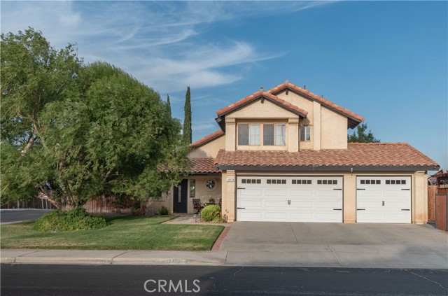 Detail Gallery Image 1 of 37 For 12775 Sundown Rd, Victorville,  CA 92392 - 3 Beds | 2/1 Baths