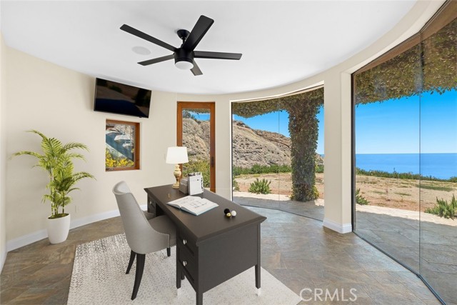 24517 Piuma Road, Malibu CA: https://media.crmls.org/medias/333364ff-4822-4b32-be21-696756143287.jpg