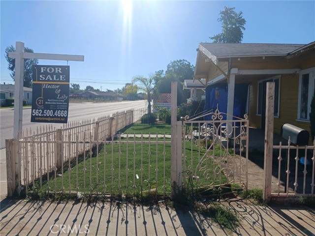 260 W 4th Street, Perris, CA, 92570 260 W 4th Street, Perris, CA, 92570