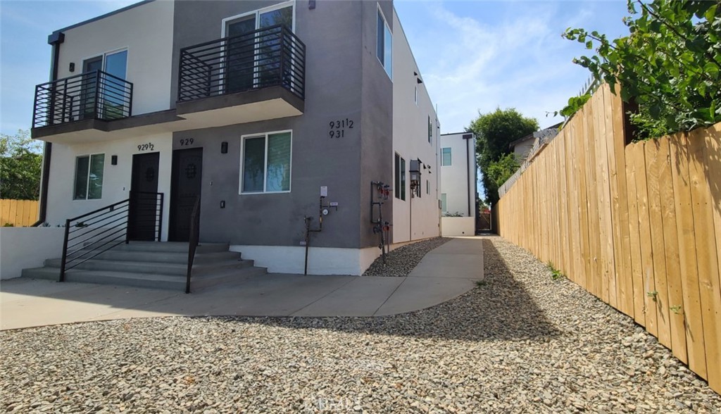 929 S Lorena
