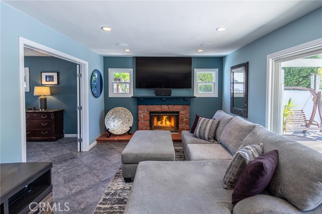 Detail Gallery Image 10 of 48 For 20854 Baltar St, Winnetka,  CA 91306 - 3 Beds | 2 Baths