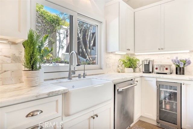 802 Rembrandt Drive, Laguna Beach CA: https://media.crmls.org/medias/33349b7d-3c95-4a3a-897b-702c60476030.jpg