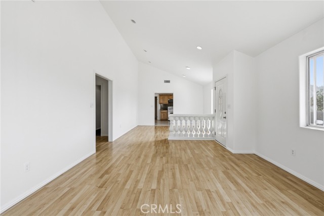 Detail Gallery Image 8 of 41 For 10744 Radwin Ave, Sunland,  CA 91040 - 3 Beds | 2 Baths