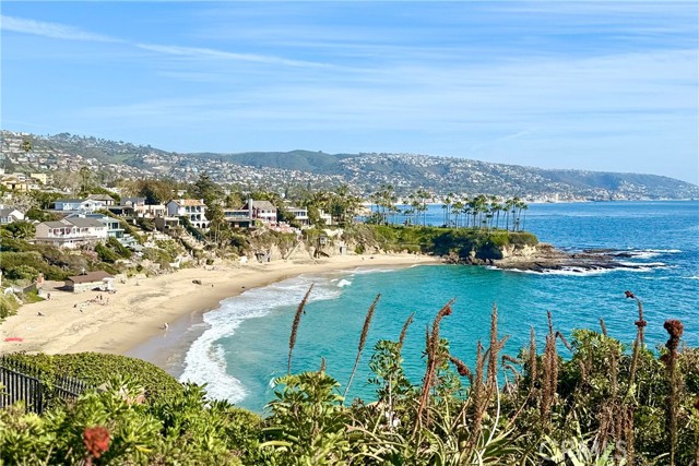 1547 N Coast, Laguna Beach CA: https://media.crmls.org/medias/333528f8-d2c4-419f-8ed8-f26826a3e9b1.jpg