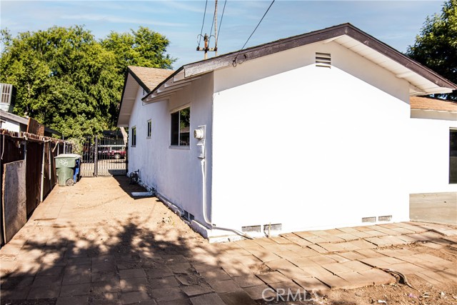 2983 N Alameda Avenue, San Bernardino CA: https://media.crmls.org/medias/33370bef-f679-49ab-aa65-06a401af8e07.jpg