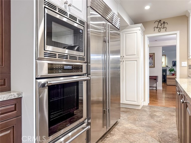 17512 Superior Street photo 23
