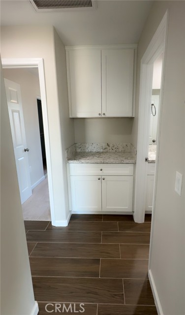 17995 Seaforth Street, Hesperia CA: https://media.crmls.org/medias/3338c1f1-371b-4dbf-917f-b2b57dd2033f.jpg