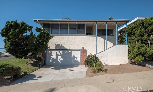 Detail Gallery Image 2 of 31 For 909 Montgomery, Hermosa Beach,  CA 90254 - 2 Beds | 2 Baths