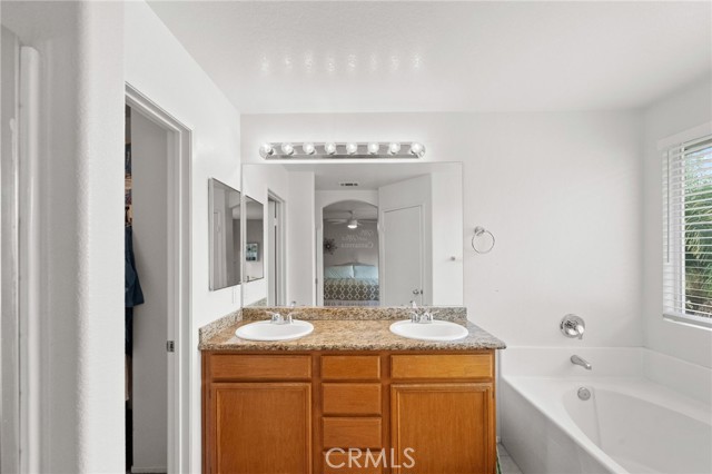 43195 Martina Court, Temecula CA: https://media.crmls.org/medias/3339a105-0429-4b85-bf1b-dcf8234fe23a.jpg
