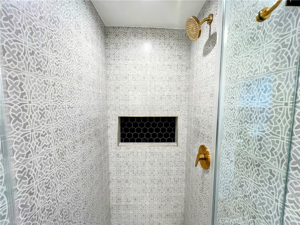 https://media.crmls.org/medias/3339f02c-5c23-4877-a1bc-d3ce3833e2c6.jpg?preset=X-Large