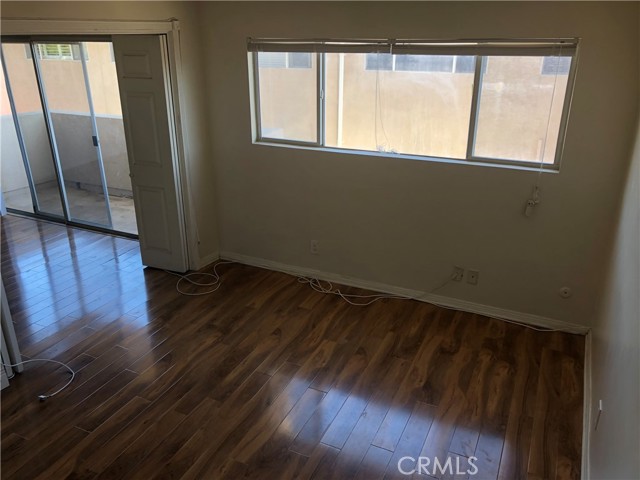 6339 Morse Avenue, North Hollywood CA: https://media.crmls.org/medias/3339fcad-7f60-432c-8b30-a7ce76d71f22.jpg