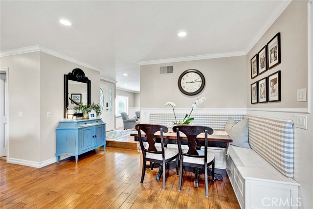 Image 10 of 60 For 20012 Mural Circle