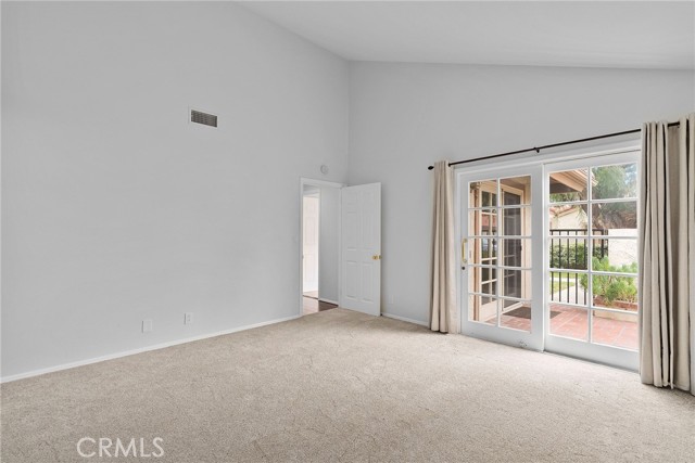 18301 Gum Tree Lane, Huntington Beach CA: https://media.crmls.org/medias/333c2913-04ed-435e-91aa-fcc38cbfeb8a.jpg
