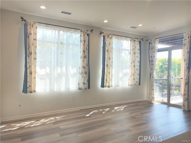 Detail Gallery Image 5 of 12 For 120 Nature Walk, Irvine,  CA 92618 - 2 Beds | 2 Baths