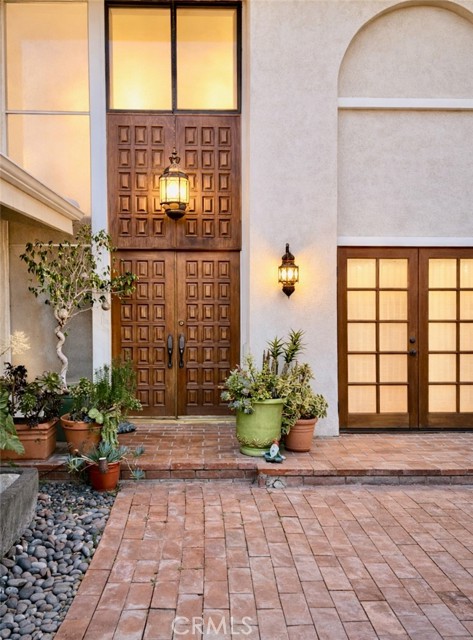 Detail Gallery Image 3 of 10 For 4709 Dunman, Woodland Hills,  CA 91364 - 5 Beds | 3 Baths