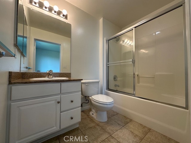 Detail Gallery Image 15 of 22 For 7551 Jordan Ave #405,  Canoga Park,  CA 91303 - 3 Beds | 3 Baths