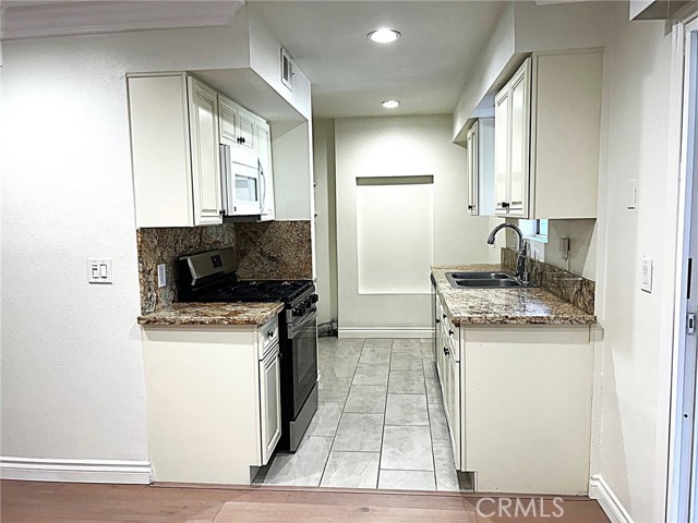 Detail Gallery Image 4 of 8 For 1787 W Greenleaf Ave, Anaheim,  CA 92801 - 3 Beds | 2 Baths