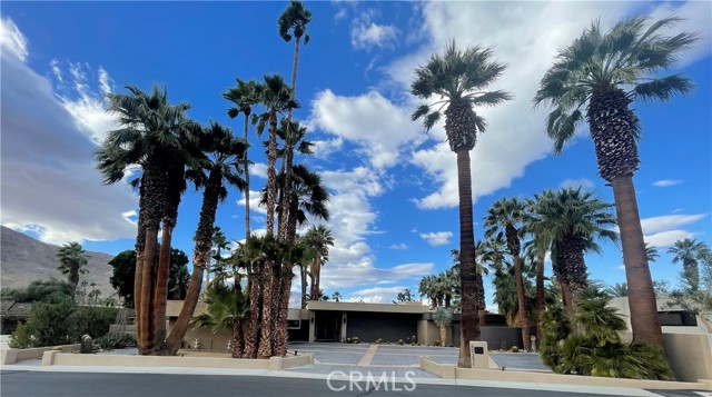 40231 Club View Drive, Rancho Mirage CA: https://media.crmls.org/medias/333d6af5-c38c-40f9-8c13-8d1c945b316a.jpg