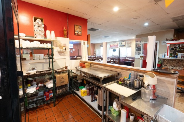 5949 Whittier, Los Angeles CA: https://media.crmls.org/medias/333e00eb-4ab7-4159-956b-402ff8b7ec2b.jpg