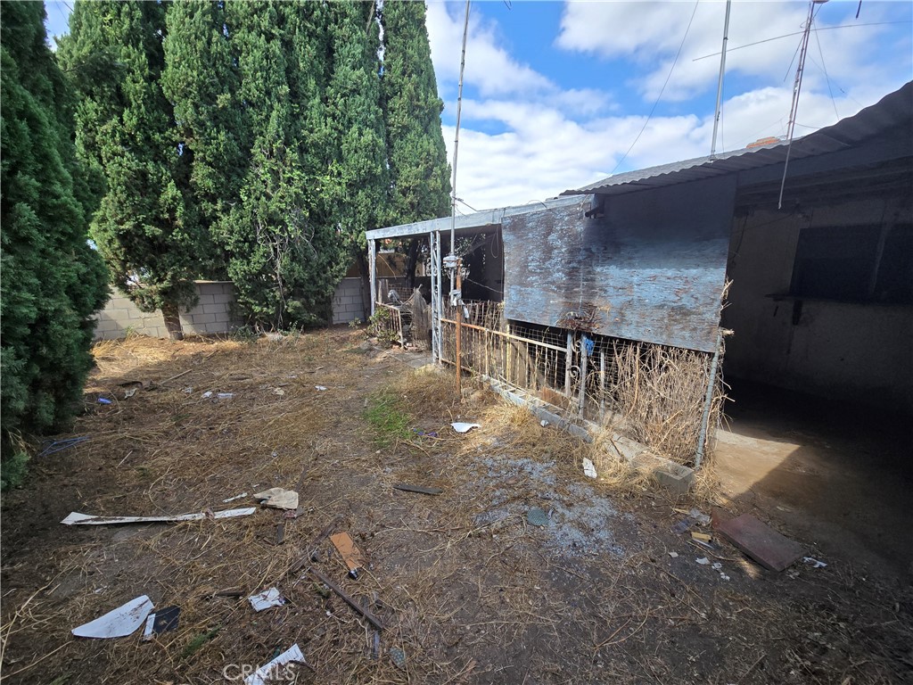 https://media.crmls.org/medias/333f3cf1-af92-48bc-8288-e4415bf558be.jpg?preset=X-Large