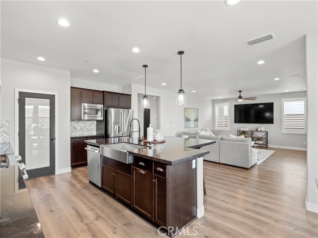 Detail Gallery Image 13 of 52 For 4483 Crown Bluffs Dr, Madera,  CA 93636 - 4 Beds | 3 Baths