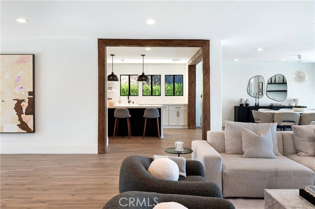 Detail Gallery Image 13 of 46 For 11039 Wrightwood Pl, Studio City,  CA 91604 - 3 Beds | 3 Baths