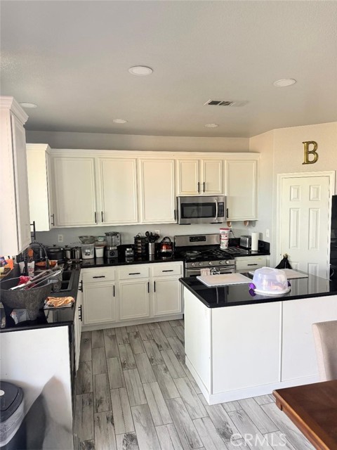 26532 Calle Belding, Moreno Valley CA: https://media.crmls.org/medias/33417983-2ef8-4a5f-b6be-a6f7de23fef5.jpg