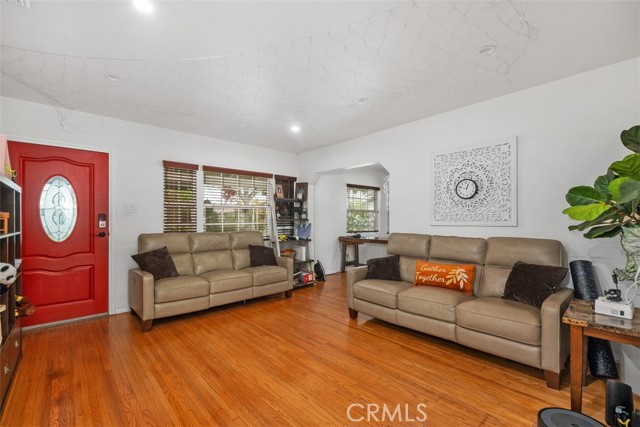 12343 Rives Avenue, Downey CA: https://media.crmls.org/medias/33421dbe-8526-435d-9cab-b2f4b90c6bd2.jpg
