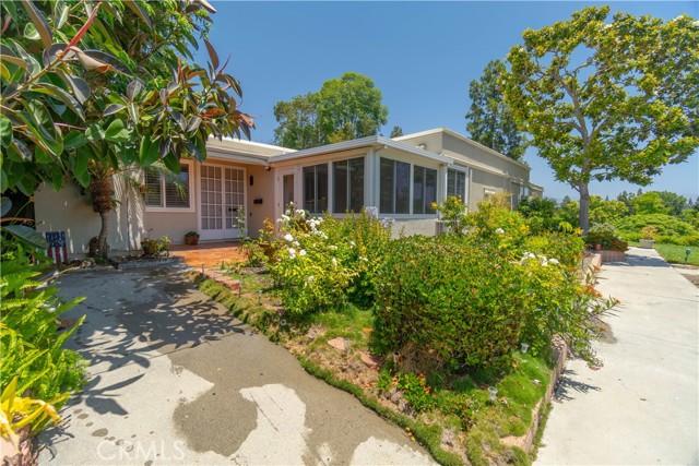 394 Avenida Castilla, Laguna Woods CA: https://media.crmls.org/medias/33424ac7-cbfc-4507-a56d-fc6a03294fef.jpg