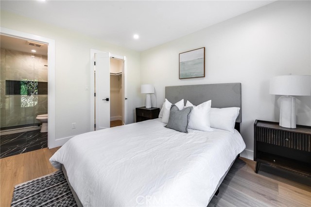 Detail Gallery Image 10 of 15 For 22917 Leonora Dr, Woodland Hills,  CA 91367 - 3 Beds | 2 Baths